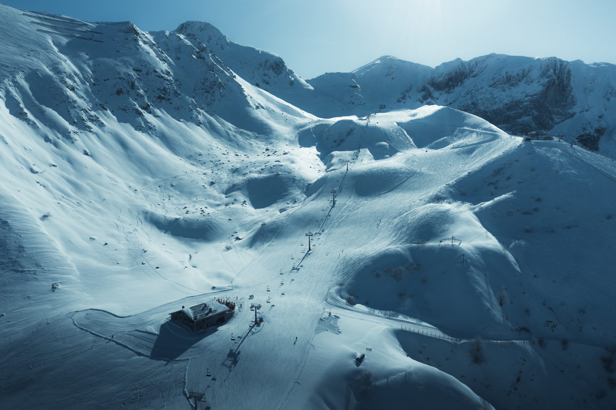 Riserva Bianca, Magia Pura Se state cercando un luogo dove l’inverno diventa magia pura, Limone Piemonte è la meta perfetta. Incastonata tra le Alpi Marittime, e le Alpi Liguri, questa gemma piemontese offre molto…