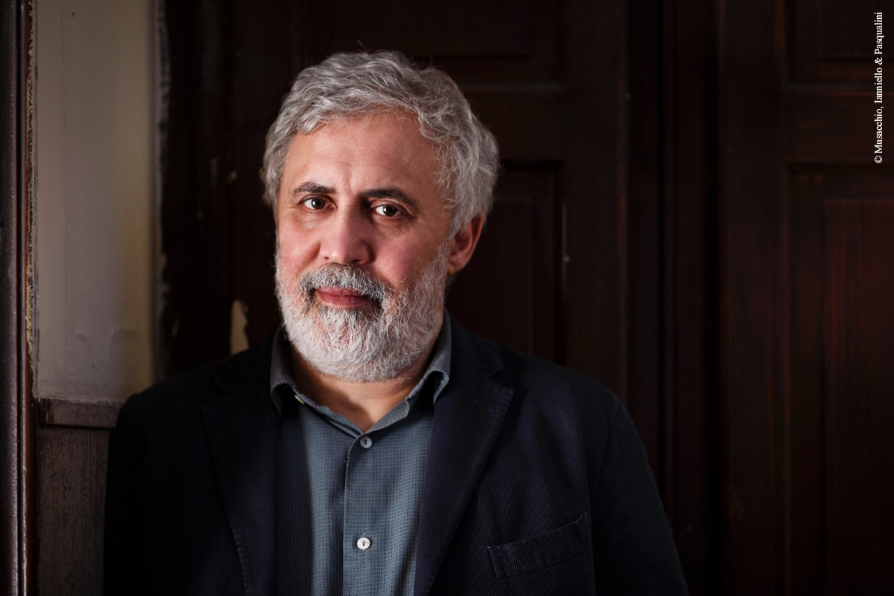 Francesco Piccolo ai Martedì Letterari con Son qui: m’ammazzi Mercoledì 5 marzo, ore 16.30 – Teatro dell’Opera del Casinò «Uno scrittore può scrivere solo libri personali. Ho scelto opere che mi stanno a cuore, ognuna per un motivo diverso,…