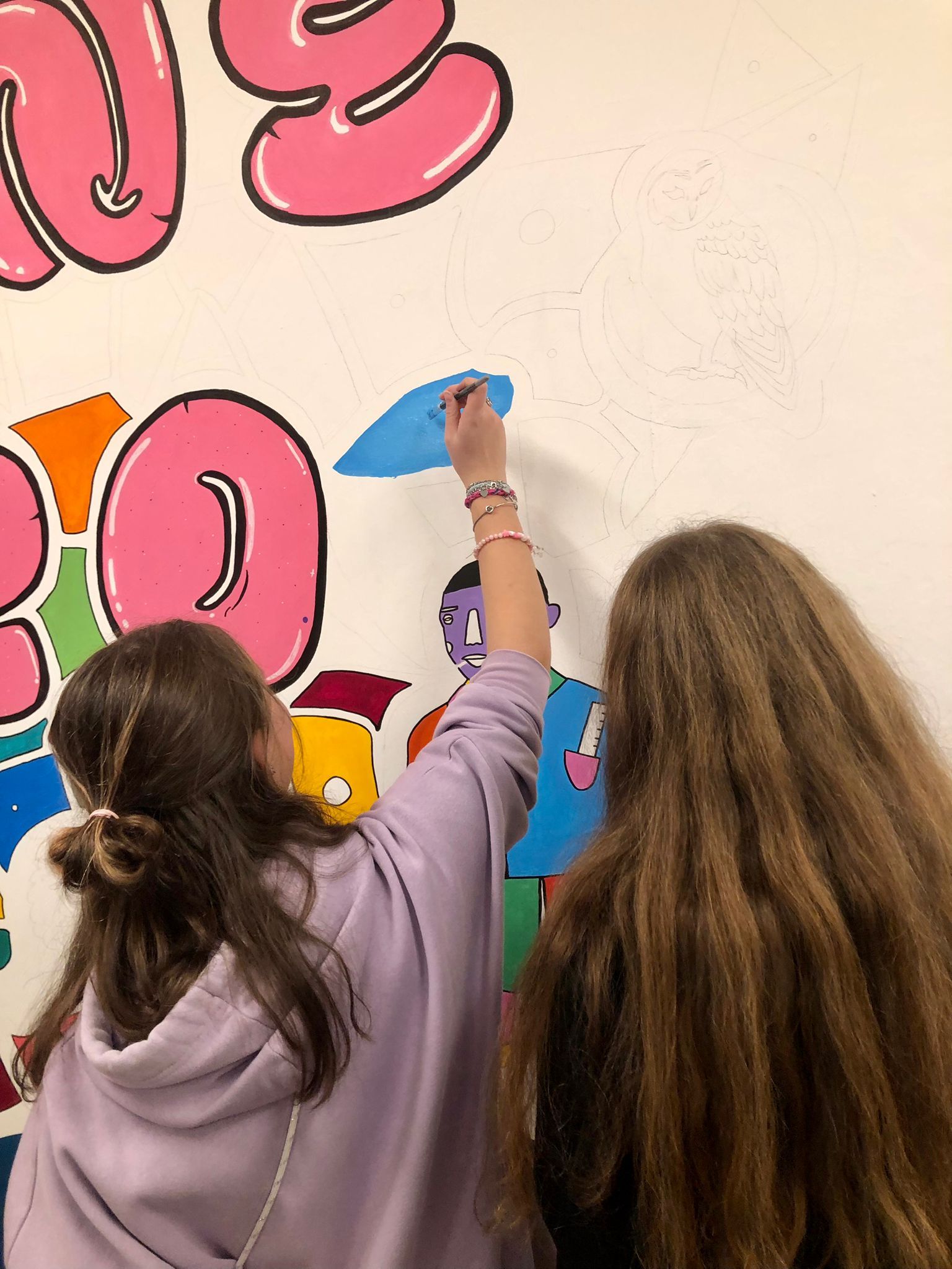 Inaugurazione murales al CAG “Stazione Centro” Taggia, inaugurato il murales “LOG-in” realizzato dai giovani al “Stazione Centro” Un’esplosione di colori e creatività ha invaso il Centro di Aggregazione Giovanile “Stazione Centro” di Taggia, con l’inaugurazione del…