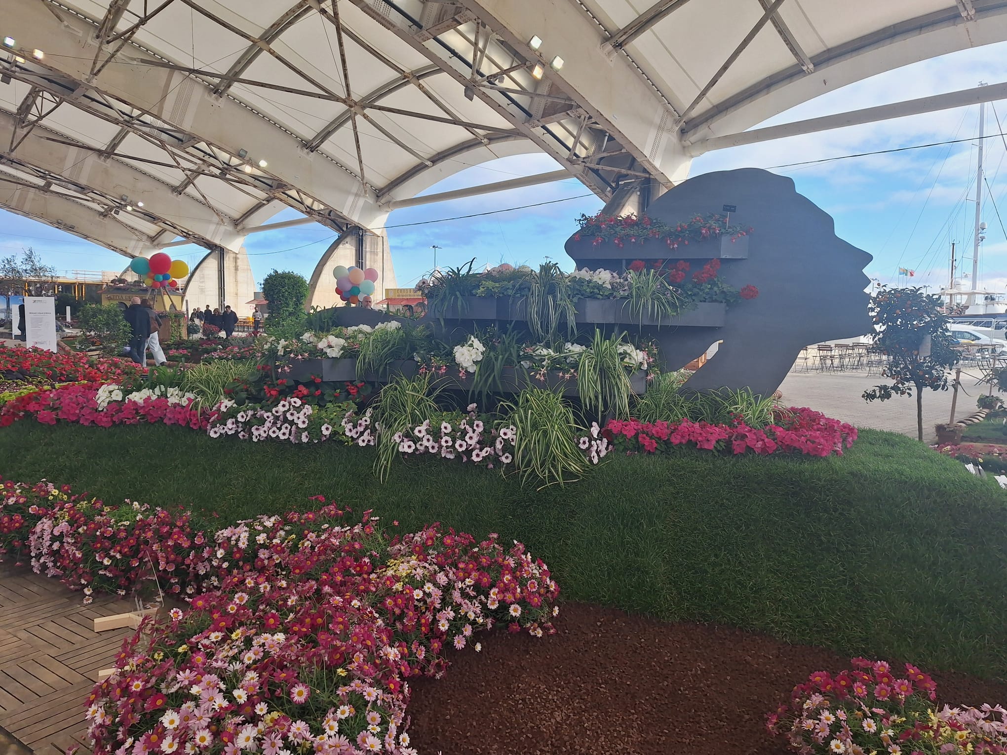 Euroflora 2025: Trionfo per Sanremo con Omaggio Floreale alla Dea Flora Un prestigioso riconoscimento è giunto per la città dei fiori all’edizione 2025 di Euroflora. Il Comune di Sanremo si è infatti aggiudicato il primo premio nel concorso “La più bella…